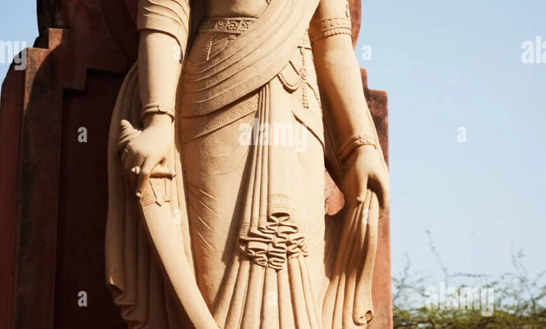 statue of maharaja yudhisthira lakshmi narayan temple new delhi india D2PTPF sanatan